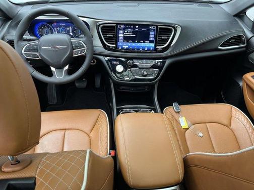 2024 Chrysler Pacifica Pinnacle