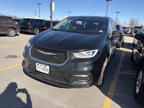 Diamond Black 2024 Chrysler Pacifica Touring-L