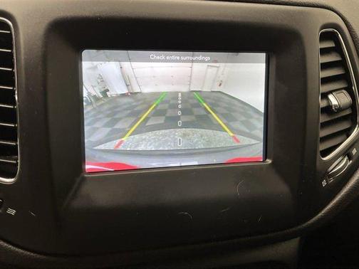 Granite Crystal Clearcoat Metallic 2019 Jeep Compass Latitude