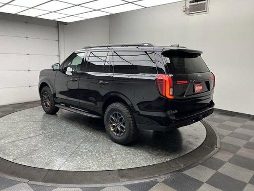 Agate Black Metallic 2026 Ford Expedition Tremor