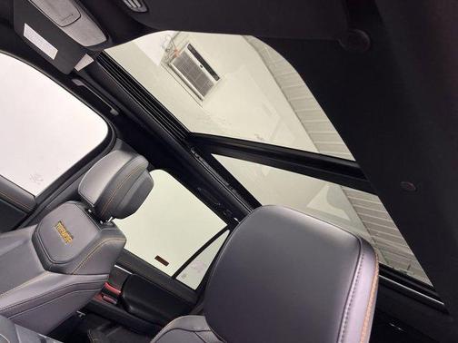 Agate Black Metallic 2026 Ford Expedition Tremor