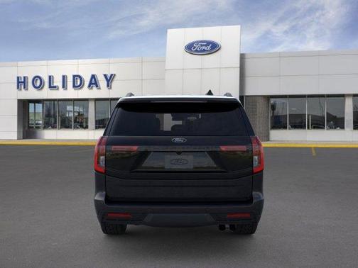 Agate Black Metallic 2026 Ford Expedition Tremor