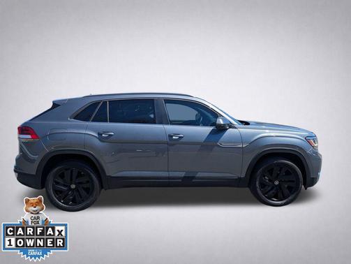 Platinum Gray Metallic 2022 Volkswagen Atlas Cross Sport 3.6L V6 SE w/Technology