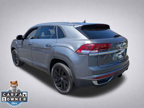 Platinum Gray Metallic 2022 Volkswagen Atlas Cross Sport 3.6L V6 SE w/Technology