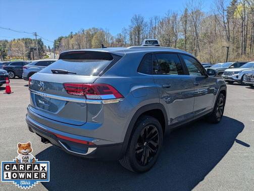 Platinum Gray Metallic 2022 Volkswagen Atlas Cross Sport 3.6L V6 SE w/Technology