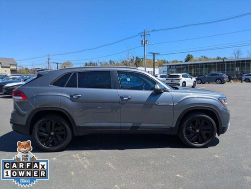 Platinum Gray Metallic 2022 Volkswagen Atlas Cross Sport 3.6L V6 SE w/Technology
