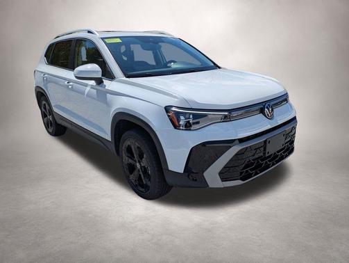 Pure White 2025 Volkswagen Taos 1.5T SEL