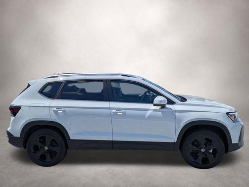 Pure White 2025 Volkswagen Taos 1.5T SEL
