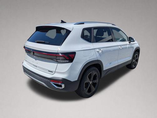Pure White 2025 Volkswagen Taos 1.5T SEL