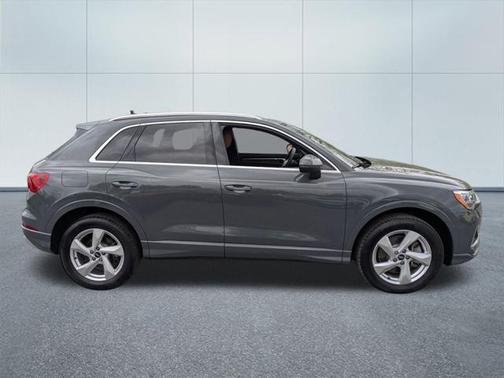 2022 Audi Q3 Premium 40 TFSI quattro Tiptronic