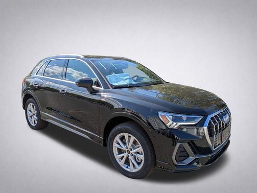 Mythos Black Metallic 2025 Audi Q3 Premium 45 TFSI S line quattro Tiptronic