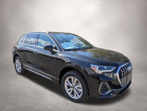 Mythos Black Metallic 2025 Audi Q3 Premium 45 TFSI S line quattro Tiptronic