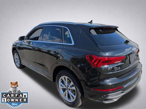 Mythos Black Metallic 2025 Audi Q3 Premium 45 TFSI S line quattro Tiptronic