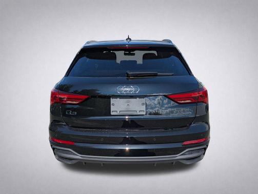 Mythos Black Metallic 2025 Audi Q3 Premium 45 TFSI S line quattro Tiptronic