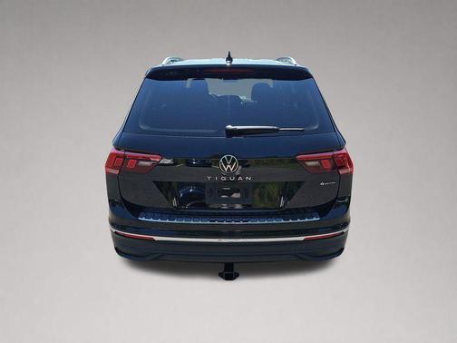 Deep Black Pearl 2024 Volkswagen Tiguan 2.0T Wolfsburg Edition