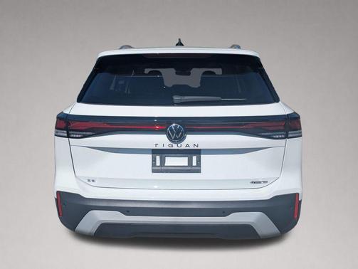 pure white 2026 Volkswagen Tiguan 2.0T SE 4MOTION