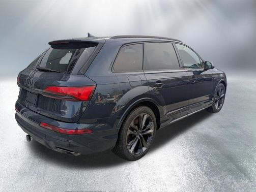 Waitomo Blue Metallic 2026 Audi Q7 55 Premium Plus