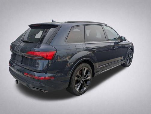 Waitomo Blue Metallic 2026 Audi Q7 55 Premium Plus