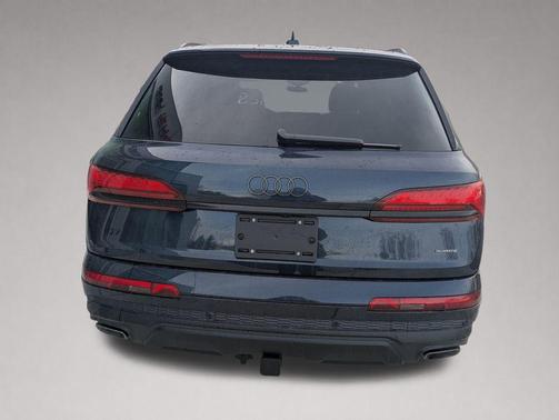 Waitomo Blue Metallic 2026 Audi Q7 55 Premium Plus