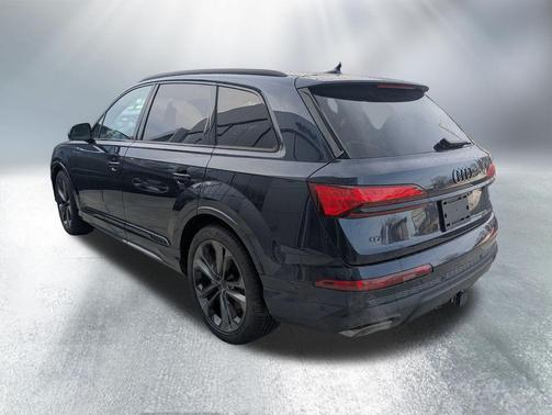 Waitomo Blue Metallic 2026 Audi Q7 55 Premium Plus