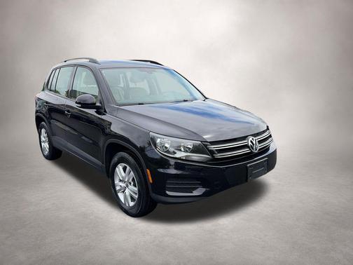 Deep Black 2016 Volkswagen Tiguan S
