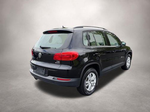 Deep Black 2016 Volkswagen Tiguan S