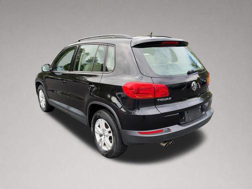 Deep Black 2016 Volkswagen Tiguan S