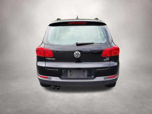Deep Black 2016 Volkswagen Tiguan S