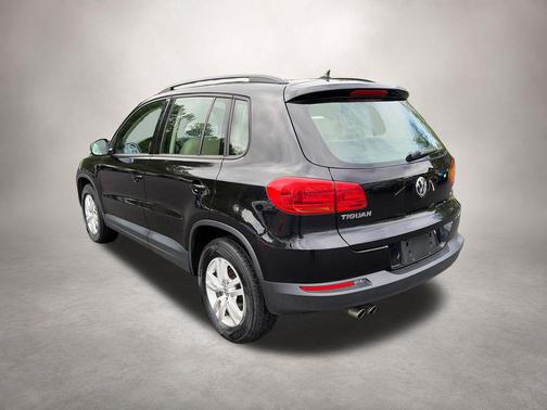 Deep Black 2016 Volkswagen Tiguan S