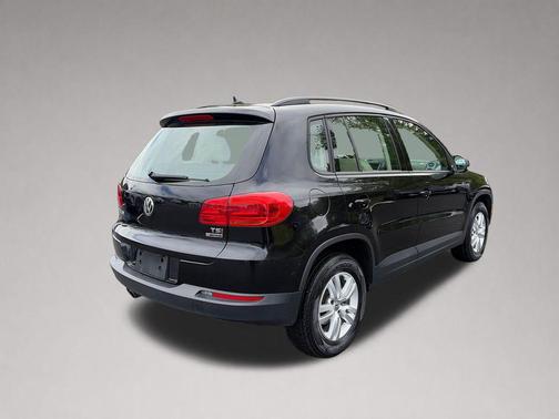 Deep Black 2016 Volkswagen Tiguan S