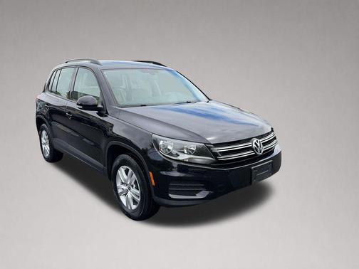 Deep Black 2016 Volkswagen Tiguan S