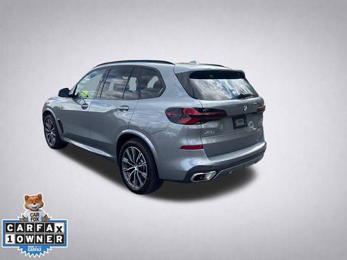 Skyscraper Grey Metallic 2026 BMW X5 xDrive40i