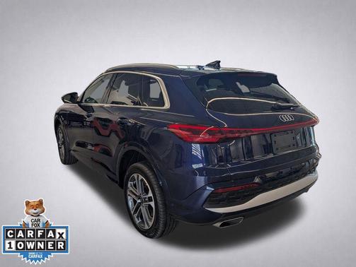Navarra Blue Metallic 2025 Audi Q5 Premium Plus TFSI quattro S tronic