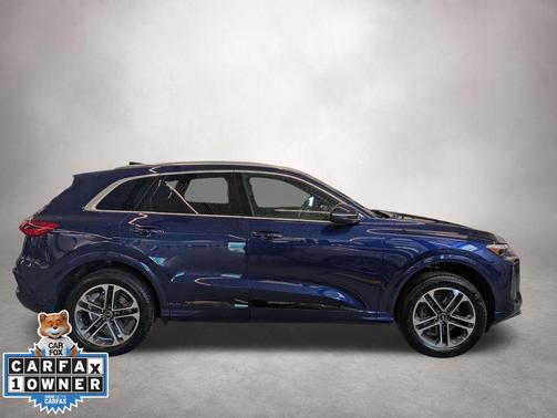 Navarra Blue Metallic 2025 Audi Q5 Premium Plus TFSI quattro S tronic