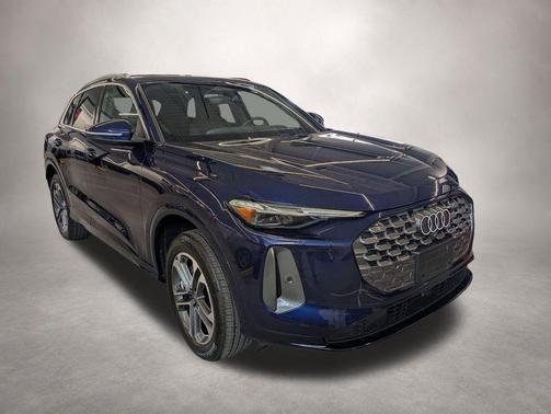 Navarra Blue Metallic 2025 Audi Q5 Premium Plus TFSI quattro S tronic
