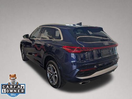 Navarra Blue Metallic 2025 Audi Q5 Premium Plus TFSI quattro S tronic