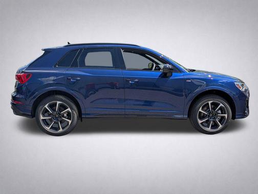 Navarra Blue Metallic 2025 Audi Q3 Premium Plus