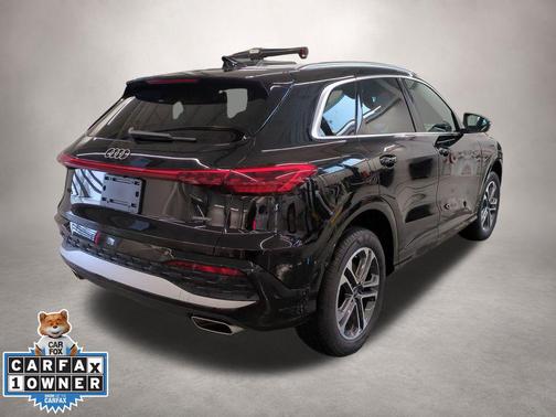 Mythos Black Metallic 2025 Audi Q5 Premium TFSI quattro S tronic