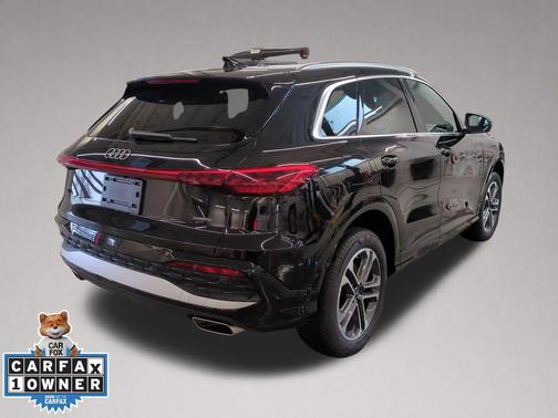 Mythos Black Metallic 2025 Audi Q5 Premium TFSI quattro S tronic