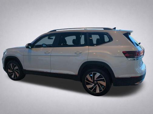 opal white pearl 2026 Volkswagen Atlas 2.0T SEL