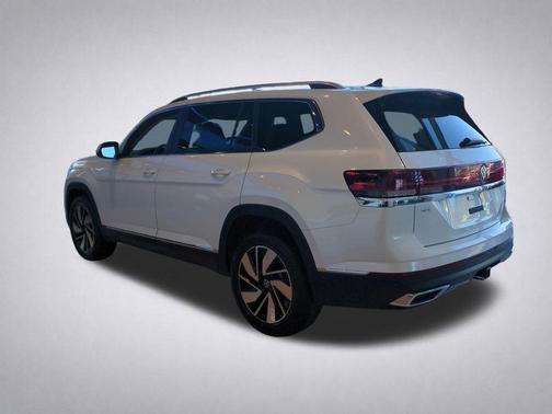 opal white pearl 2026 Volkswagen Atlas 2.0T SEL