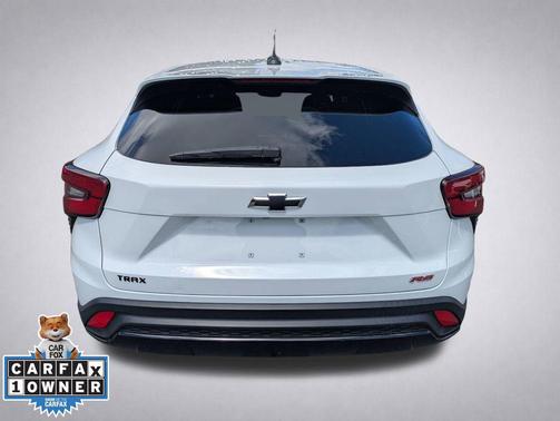 Summit White 2024 Chevrolet Trax FWD 1RS