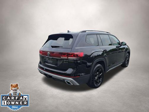 Deep Black Pearl 2024 Volkswagen Atlas 2.0T SEL