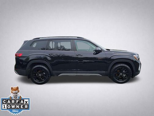Deep Black Pearl 2024 Volkswagen Atlas 2.0T SEL