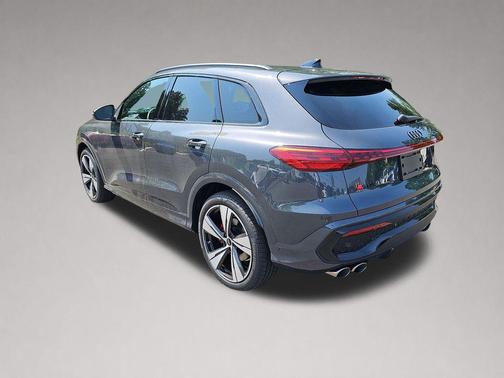 Tambora Gray Metallic 2026 Audi SQ5 3.0T Premium Plus