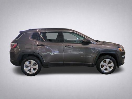 Granite Crystal Metallic Clearcoat 2020 Jeep Compass Latitude
