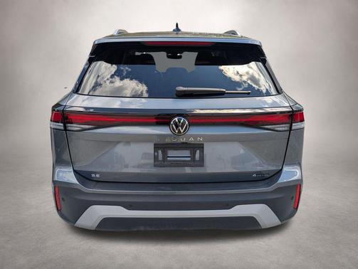 Platinum Gray Metallic 2025 Volkswagen Tiguan 2.0T SE 4MOTION