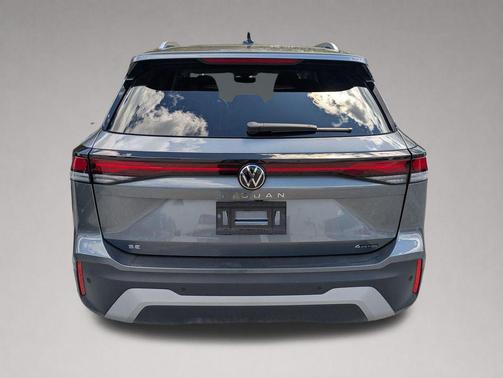 Platinum Gray Metallic 2025 Volkswagen Tiguan 2.0T SE 4MOTION