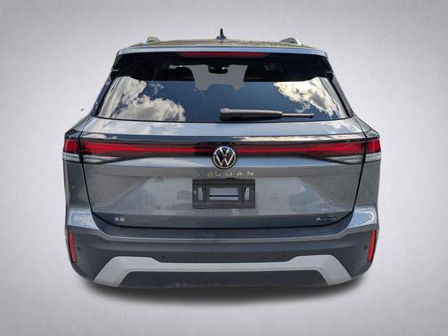 Platinum Gray Metallic 2025 Volkswagen Tiguan 2.0T SE 4MOTION