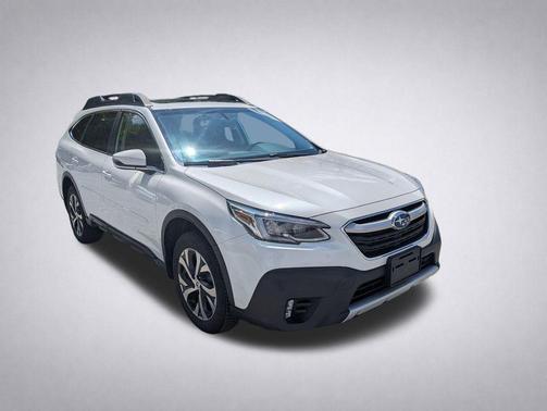 Crystal White Pearl 2022 Subaru Outback Limited XT